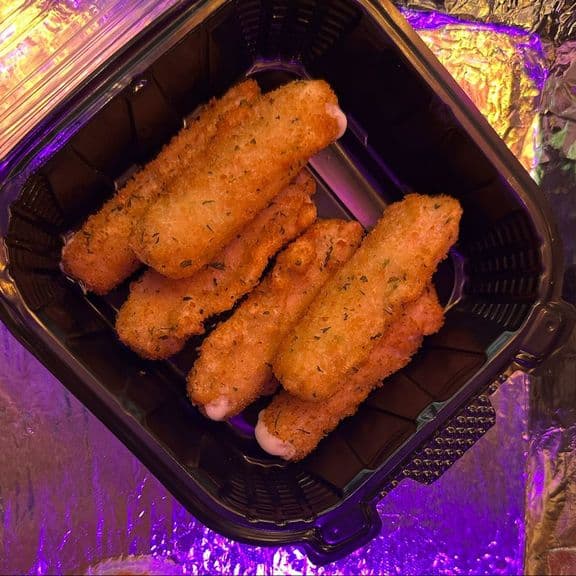 Mozzarella Sticks  6 Pc